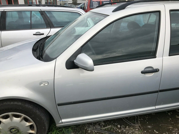 VW Golf IV Variant 1.6 Kombi Tür vorne links in silber LB7Z Baujahr 2000